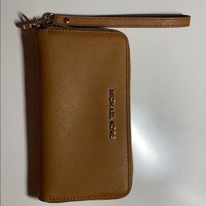 Michael Kors wristlet